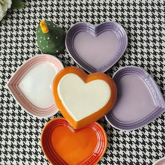 Heart-Shaped Ceramic Cat Bowl for Small Pets - Anti Vomiting