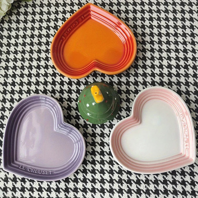 Heart-Shaped Ceramic Cat Bowl for Small Pets - Anti Vomiting