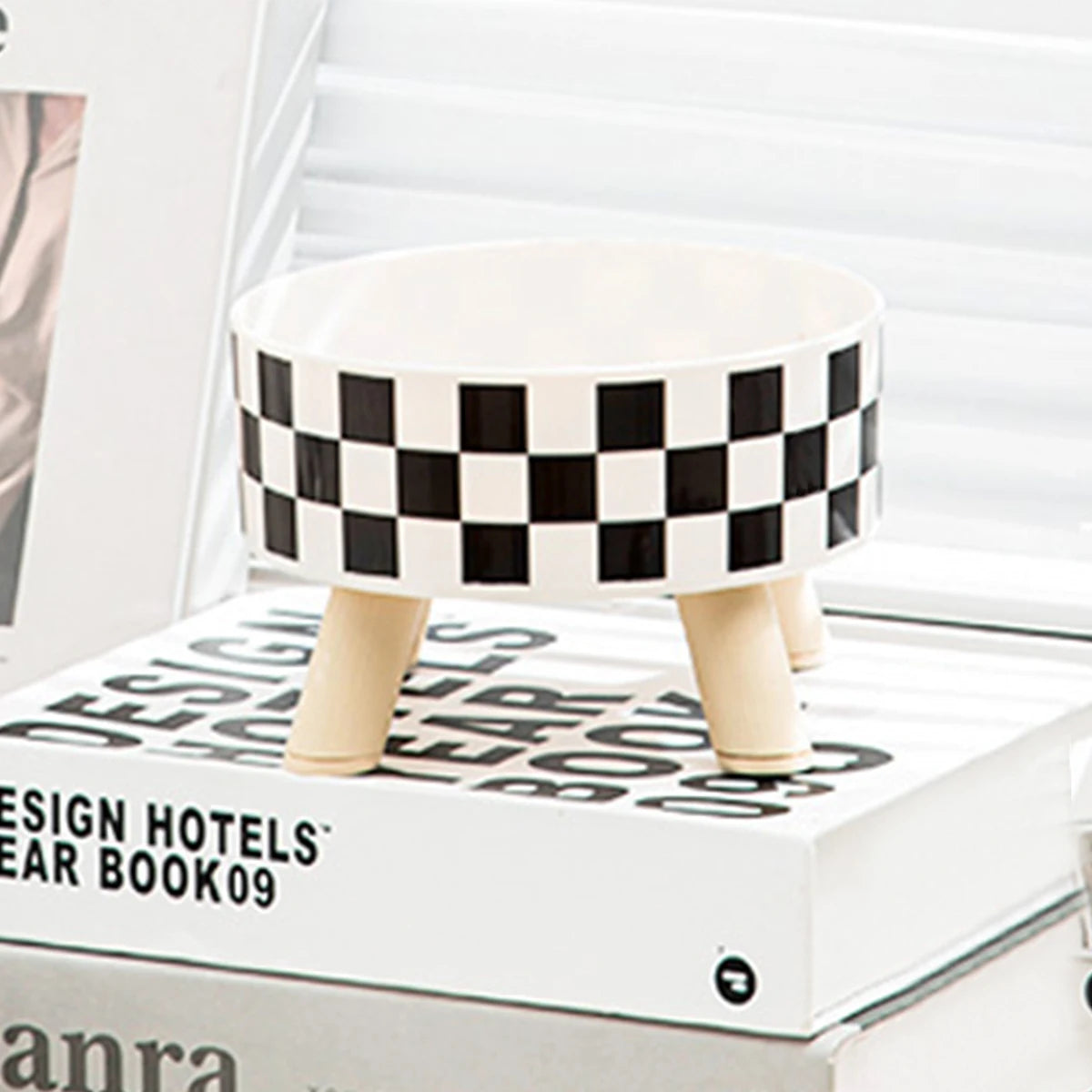 Polka Dot Non-Slip Plastic Pet Bowl for Cats and Dogs